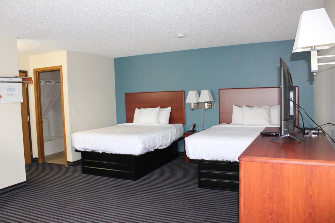 Reston Inn & Suites Spencer Exterior photo
